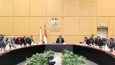 وزير الإسكان يوجه مسؤولي شركة سيتي إيدج بالالتزام بمواعيد تسليم الوحدات السكنية للحاجزين