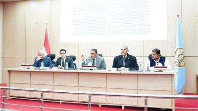 محافظ مطروح يشيد بجهود تطوير السوق العمومي للخضار والفاكهة وإعادة الانضباط لوسط المدينة