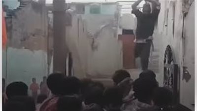 مسلم من ذوي الاحتياجات الخاصة يتصدى لهجوم حشد هندوسي في نيبال على مسجد.. ما القصة؟