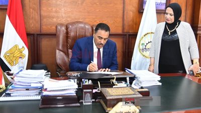 محافظ مطروح يعتمد نتيجة الشهادة الإعدادية بنسبة نجاح 84.1%