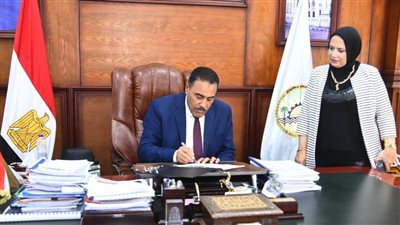 محافظ مطروح يهنئ أوائل الشهادة الإعدادية