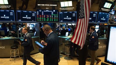 وول ستريت تحافظ على مستويات قياسية قبيل نتائج عمالقة التكنولوجيا