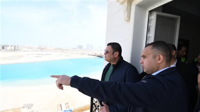 وزير الإسكان يتابع خطة تسليم الوحدات السكنية للحاجزين بالحي اللاتيني بالعلمين الجديدة