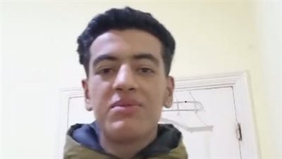 من أجل التعليم.. يوسف طالب ثانوية يبيع العطور بشوارع القاهرة: مش عاوز أكون عبء على والدي