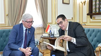 لإطلاق برامج مشتركة.. رئيس جامعة القاهرة يبحث تعزيز التعاون البحثي مع جامعة سان ماركوس