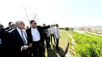 وزير الإسكان ومستشار رئيس الجمهورية يتابعان موقف مشروع حدائق تلال الفسطاط 