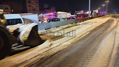 انقلاب سيارة سولار بالدائري اتجاه المريوطية.. وتحرك من محافظة الجيزة لفرش الرمال ومنع الحوادث