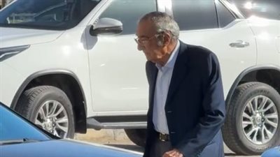 زكريا عزمي وعمرو عزت سلامة أبرزهم.. وصول جثمان مفيد شهاب لمسجد المشير بحضور مسؤولين سابقين وحاليين