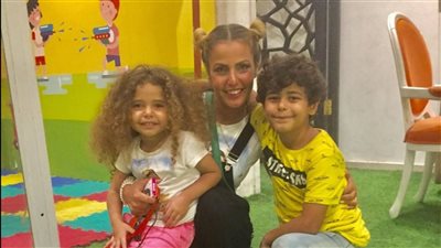 مش عارفة عنهم حاجة.. سيدة تستغيث من أهل طليقها: واخدين عيالي من 3 سنين وحارميني منهم