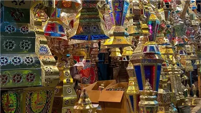 بين المحلي والمستورد.. أي فانوس يضيء رمضان؟