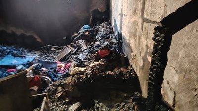 السيطرة على حريق بأرض فضاء في حي الجناين.. واحتراق شقة بالكامل