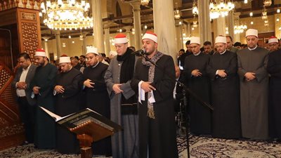 كبار القراء ونجوم دولة التلاوة يواصلون إحياء خامس ليالي رمضان في المساجد الكبرى بتلاوات ندية وابتهالات روحانية 