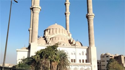 بعد انتظار دام قرابة نصف قرن.. فرحة كبيرة على السوشيال ميديا بعد افتتاح مسجد الرحمن بالمظلات