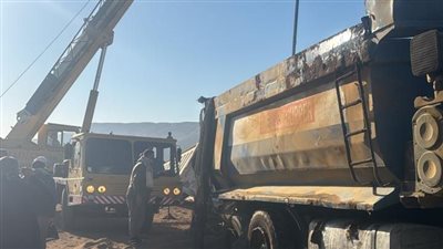تصادم سيارتي نقل بالطريق الصحراوي الشرقي في سوهاج 