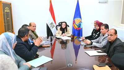 محافظ البحيرة تعقد اجتماعًا لمتابعة مشروع تطوير وتنمية مدينة رشيد