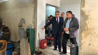 محافظ الدقهلية يجري جولة مفاجئة بمديرية الطرق لمتابعة نسب تنفيذ المشروعات الجارية