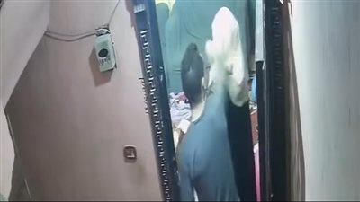 الأمن يفحص فيديو اعتداء رجل على سيدة بالضرب داخل شقة سكنية