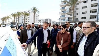 وزيرة الإسكان تتفقد كومباند مزارين بمدينة العلمين الجديدة