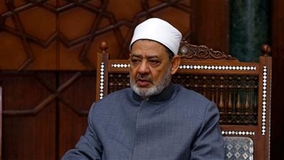 شيخ الأزهر يهنئ عمال مصر بعيدهم: أدعو الجميع إلى الالتزام بقيم الانضباط والجدية في العمل