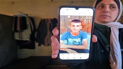 بين الأمل الزائف واليأس الصامت.. مأساة عائلة فلسطينية اختطفت إسرائيل نجلها الصغير في غزة