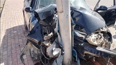 مصرع مهندس بالمعاش إثر اصطدام سيارته بعمود إنارة في حي فيصل بالسويس