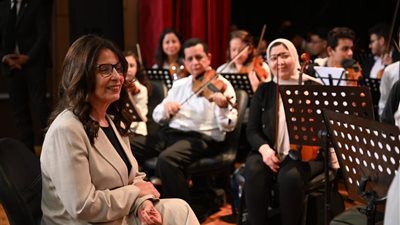 وزيرة الثقافة تشهد تدريبات المايسترو سليم سحاب لـ كورال وأوركسترا مصر الوطني