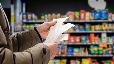 عقوبة زيادة الأسعار أو احتكار السلع بنص القانون.. ما طرق الإبلاغ عن الشكوى؟