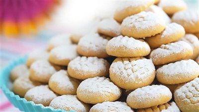 سر نعومة كحك العيد.. 5 تريكات لتحضيره بطعم لذيذ زي المحلات