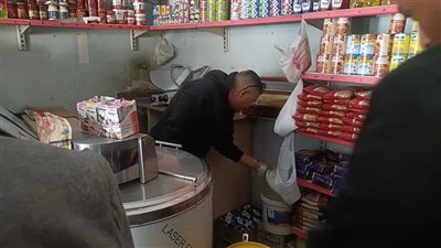 حملات تموينية مفاجئة لضبط الأسعار وردع المتلاعبين بصحة المواطنين في العبور