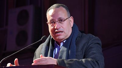 وزير التعليم العالي يعقد اجتماعًا مع رؤساء الجامعات لمناقشة تطوير التخصصات الدراسية