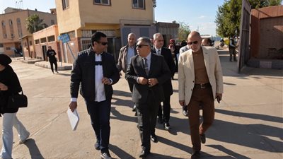في جولة مفاجئة على المستودعات.. محافظ الدقهلية: أي موزع يخالف التسعيرة سيواجه إجراءات قانونية فورية