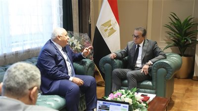 وزير الصحة يستقبل محافظ مطروح لبحث موقف إدراج المحافظة ضمن منظومة التأمين الصحي الشامل