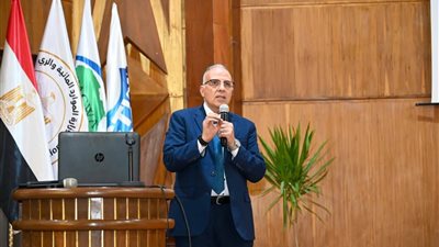 وزير الري يؤكد أهمية تدريب المهندسين بالوزارة على التقنيات الحديثة واستخدام الذكاء الاصطناعي