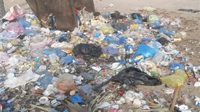 استغاثة لمجلس مدينة مرسى مطروح لرفع القمامة من منطقة مساكن الشباب بعلم الروم والكيلو 7