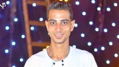 شاب ينقذ مسنا من الغرق إثر سقوطه بين معديتين في نهر النيل بالأقصر