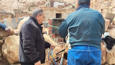 كهرباء جنوب سيناء: إصلاح أعطال الكابلات المتضررة نتيجة تساقط الأمطار بسانت كاترين