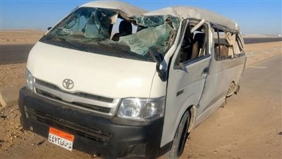 إصابة 12 شخصًا في حادث انقلاب ميكروباص على طريق السويس - القاهرة 