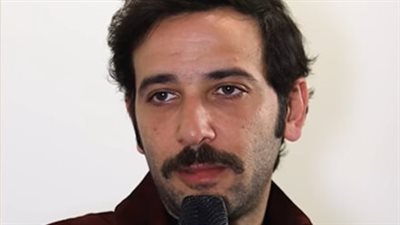 كريم قاسم عن تعاونه مع حسين المنباوي في مسلسل مناعة: هدوؤه سر نجاحه