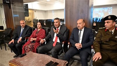 محافظ جنوب سيناء يتابع تداعيات التقلبات الجوية بمدن خليج العقبة 