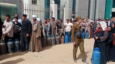 أول أيام العيد.. توزيع 2150 أنبوبة بوتاجاز في طهطا بسوهاج