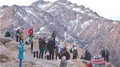 رغم الأمطار.. إقبال كبير من السائحين على زيارة المقدسات الدينية بسانت كاترين