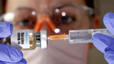 “Nhs” تضع خطة المرحلة الأولى من التطعيم ضد كورونا.. و21 يومًا فارقًا بين الجرعتين