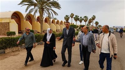 محافظ جنوب سيناء يتفقد عددا من المشروعات الفندقية والسياحية وحمام موسى بطور سيناء 