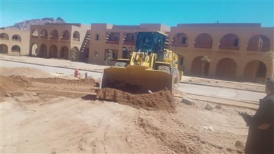 بعد انتهاء السيول.. إعادة فتح طريق الإسباعية علوي في سانت كاترين