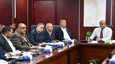 رئيس مياه الشرب بالجيزة يشدد على الالتزام بالتطهير الدوري لشبكات الصرف الصحي