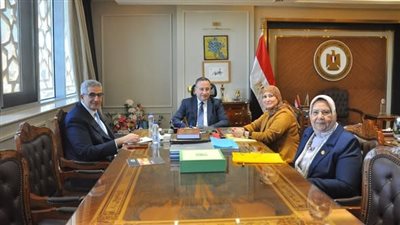 وزير التعليم العالي يبحث تعزيز كفاءة الخريجين بقطاع التمريض وتطوير البنية التحتية بالمستشفيات الجامعية