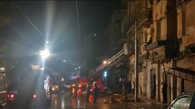 مكون من 3 طوابق.. البحث عن سيدة أسفل عقار انهار بمنطقة بحري بالإسكندرية 