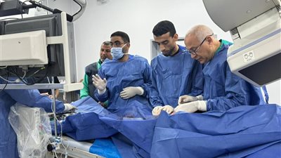 قسطرة قلبية عاجلة تنقذ مريضًا فلسطينيًا بمستشفيات سوهاج الجامعية