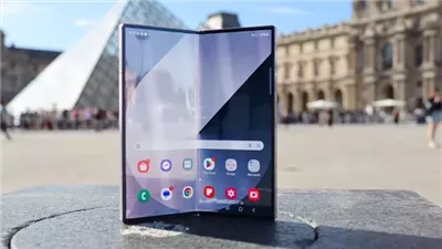 قابل للطي وينافس آيفون.. تسريبات صور هاتف 8 Galaxy Z Fold الجديد| صور