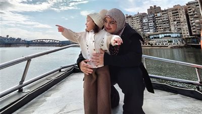 في أول تعليق لوالدة تيا ضحية رحلة نيلية بالدقهلية: مش عايزة غير دعواتكم ليها وربنا يصبّرني